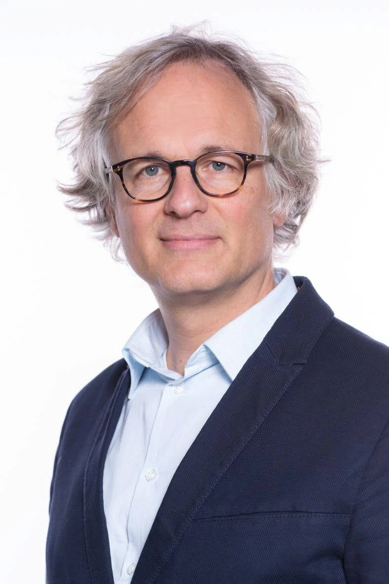 Prof. Dr. Mark Brönstrup